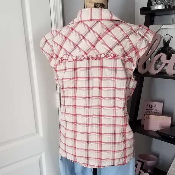 Flutter Sleeve Top - Picture 2 of 4